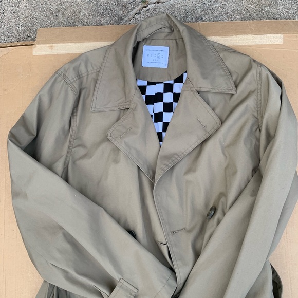 Urban Long Graphic Trench Coat Size Large - Picture 5 of 7